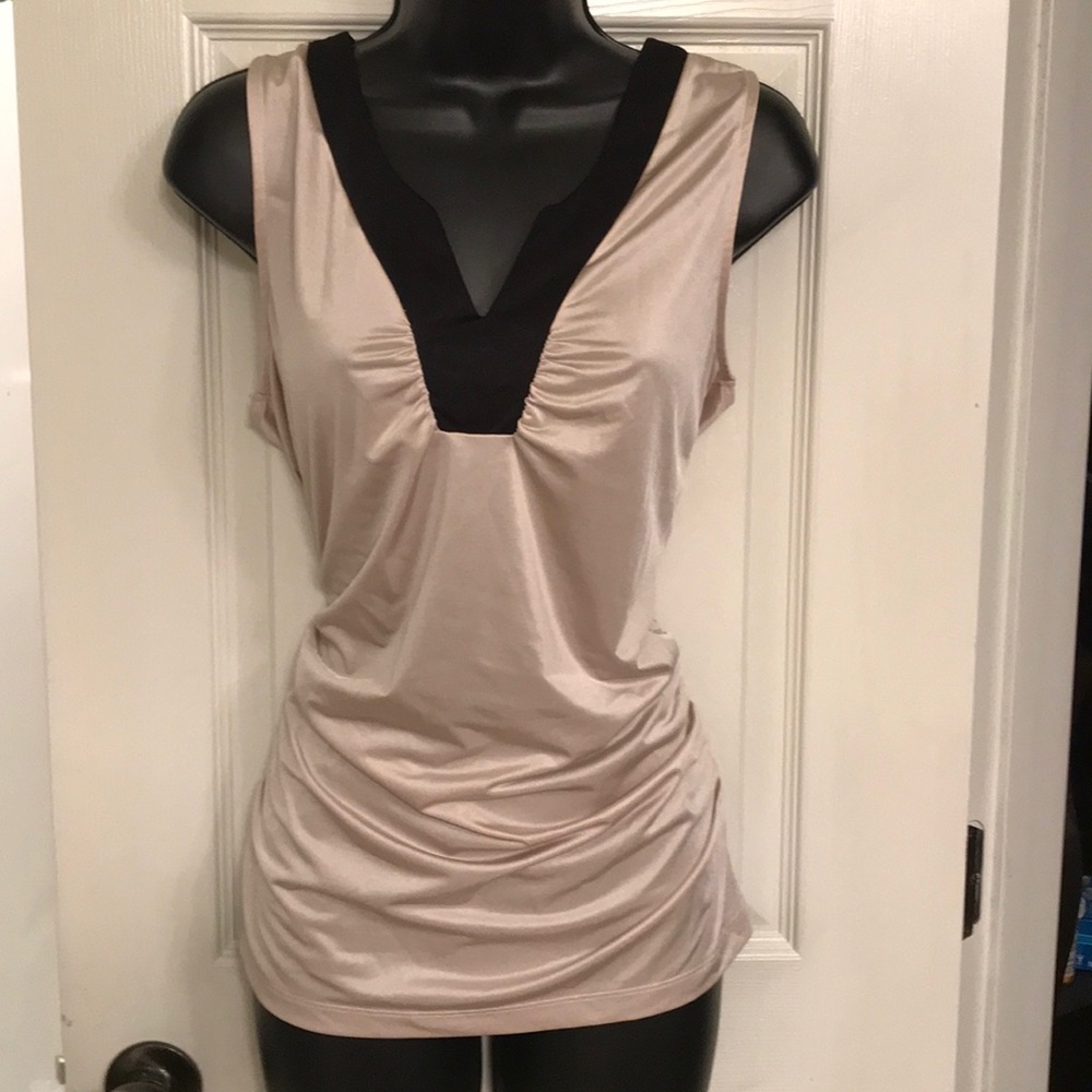 NY&CO sleeveless blouse